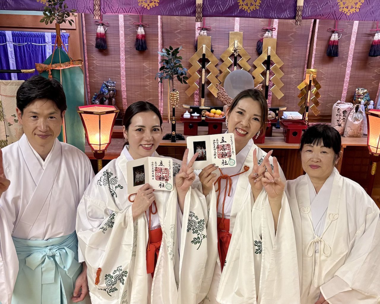 【通訳付きプラン／立志神社】志を結び、祈りを届ける「巫女ペア体験」 5